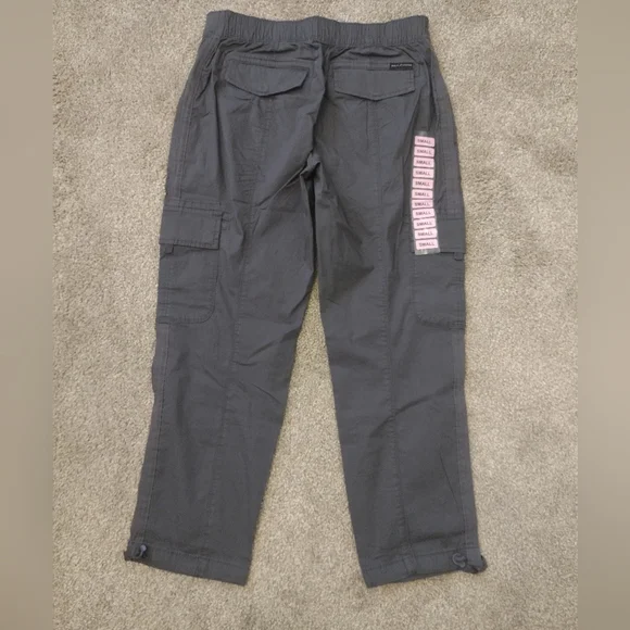 ✨NWT✨Women Capri's social standard size S/CH - Picture 2 of 3